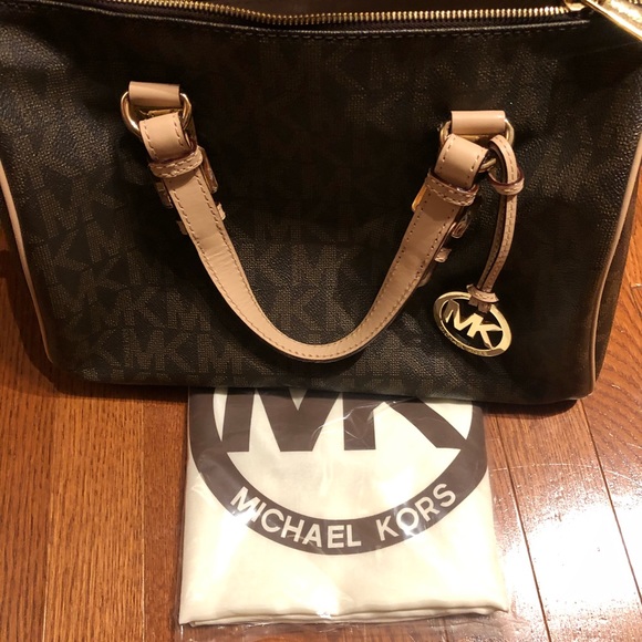 Michael Kors Handbag - Picture 6 of 6